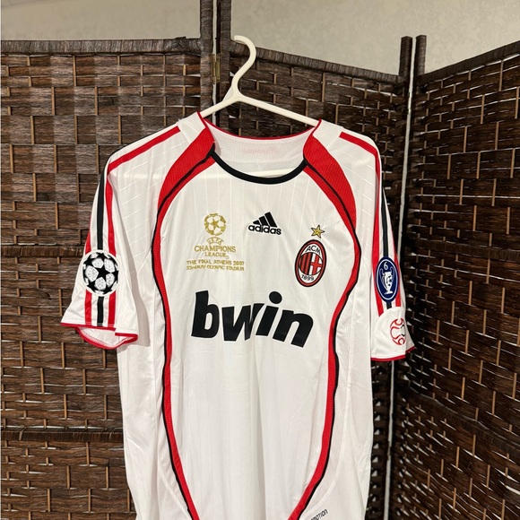 Kaká #22 AC Milan Retro Soccer Jersey - Picture 2 of 2